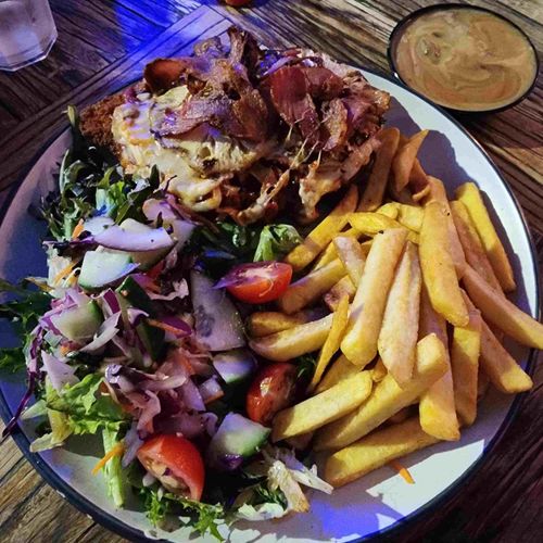 Tank Bar & Dining