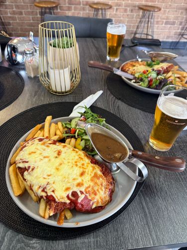 Zelda's Bar & Bistro