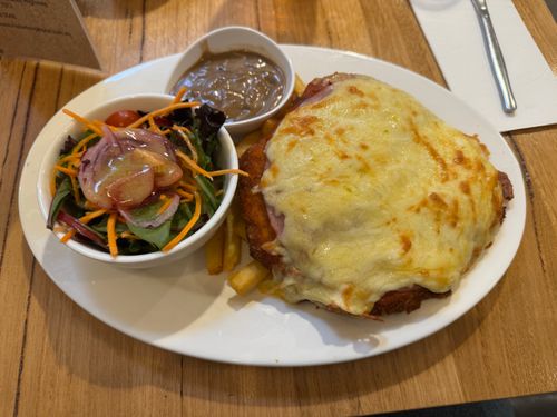Cooleys Hotel - Bar & Dining