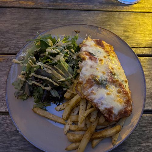 Henley's Bar & Kitchen